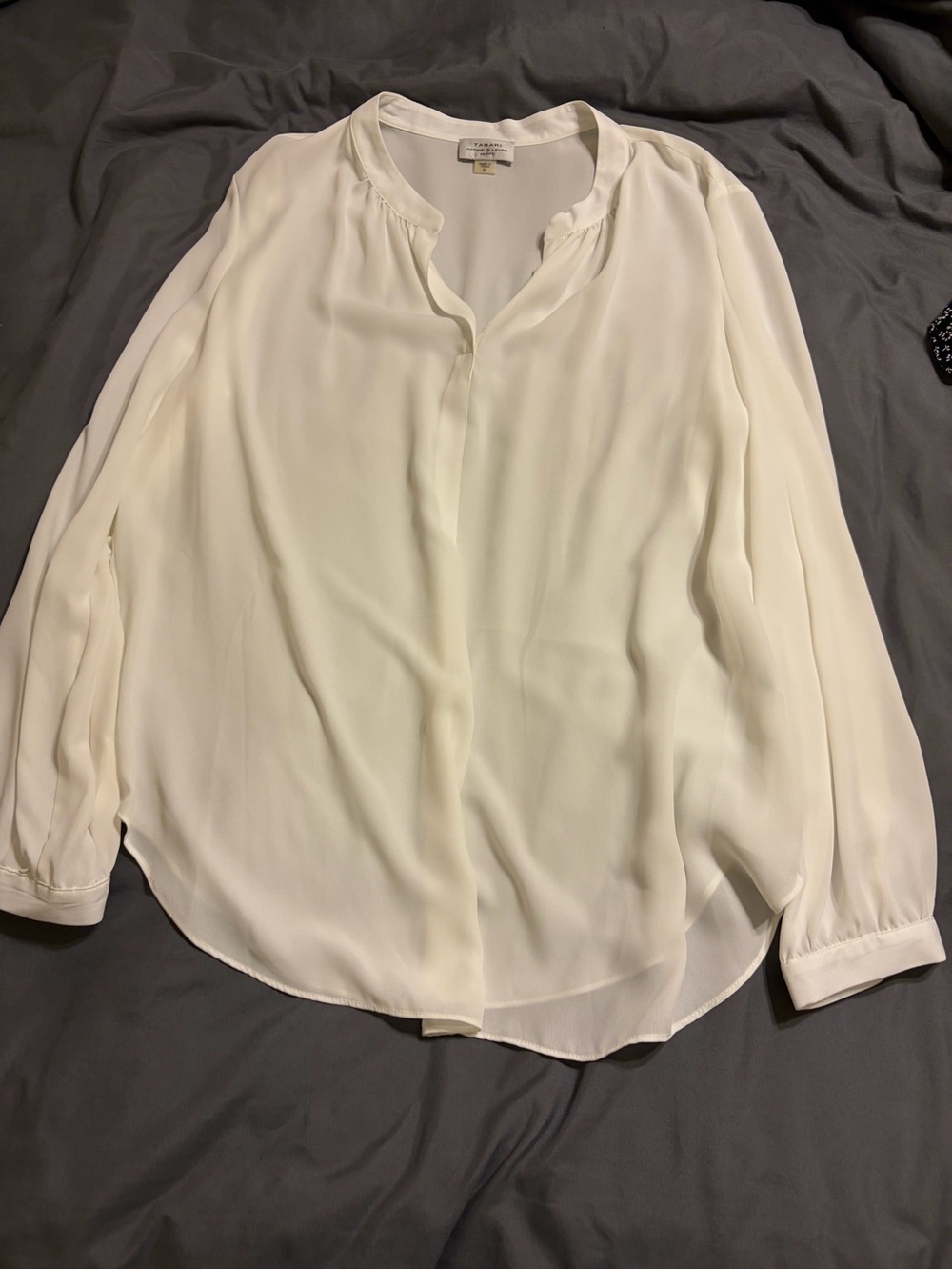 Tahari Ivory Split V-Neck Long Sleeve Blouse